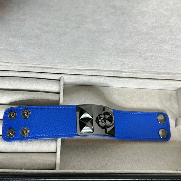 Blue Buckle Snap Faux Leather Bracelet - Picture 1 of 9